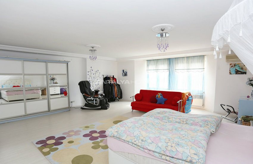 Detached Spacious Houses with Swimming Pool in Antalya 31