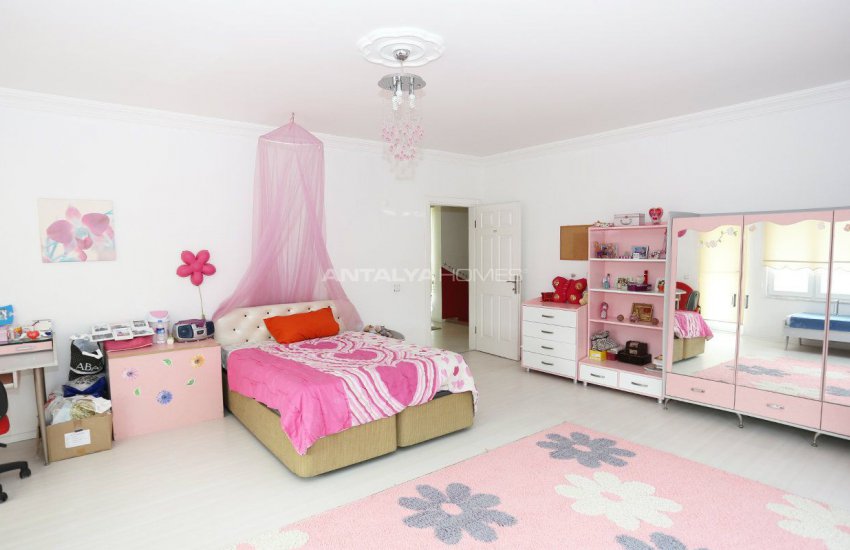 Detached Spacious Houses with Swimming Pool in Antalya 32