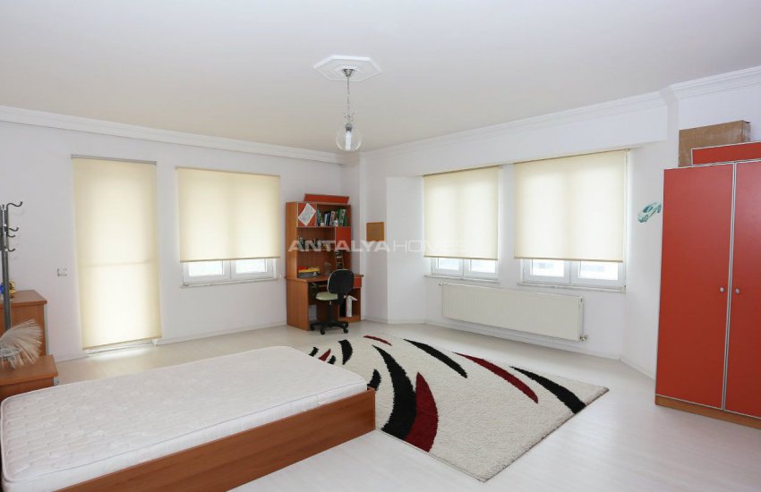 Detached Spacious Houses with Swimming Pool in Antalya 34