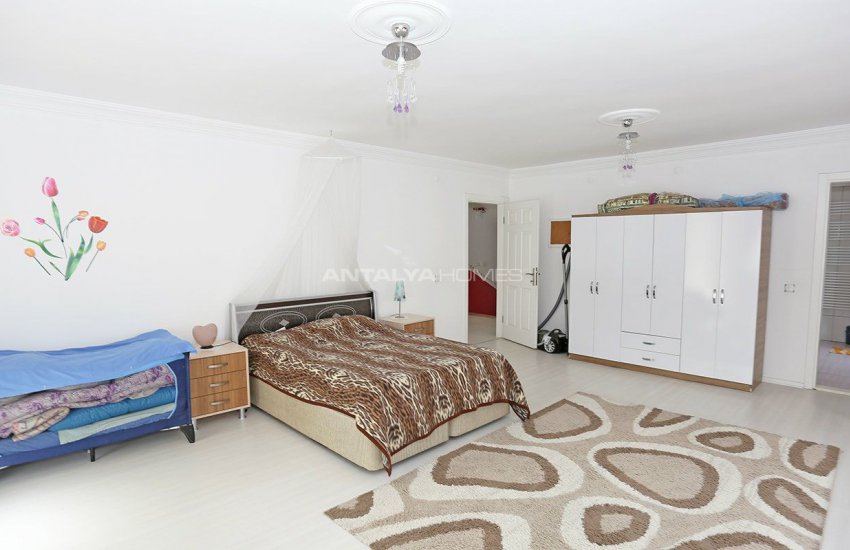 Detached Spacious Houses with Swimming Pool in Antalya 35