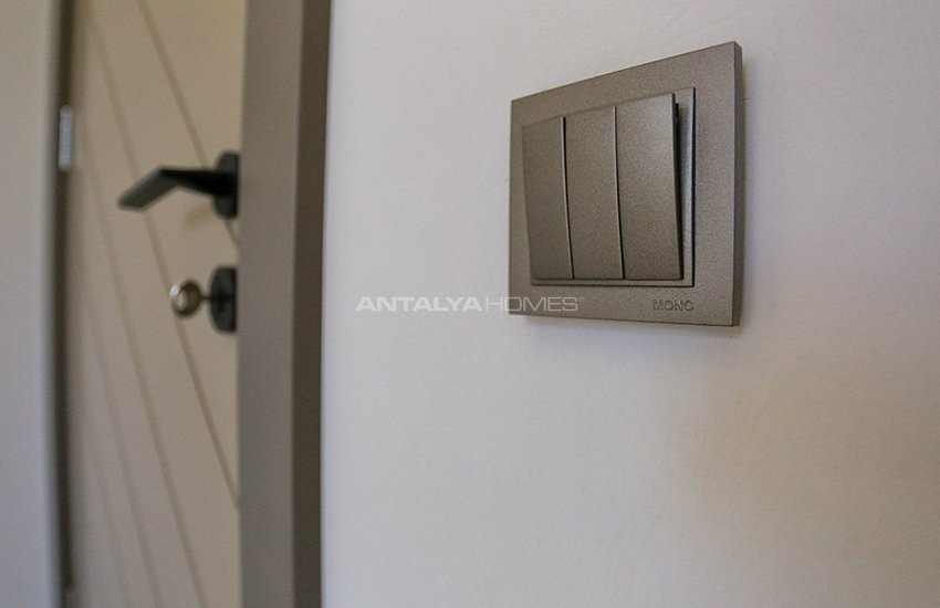 Lara’da Yeşilliklerle Çevrili Site İçinde Daireler 28
