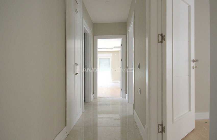 آپارتمان مرکزی در آنتالیا نزدیک به دریا 26