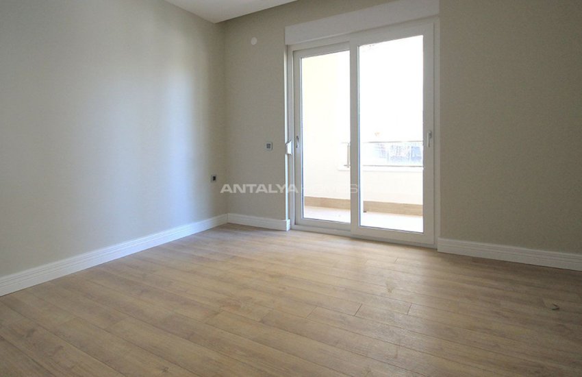 آپارتمان مرکزی در آنتالیا نزدیک به دریا 18