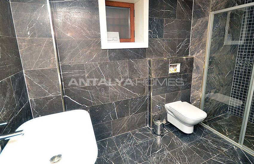 عمارت تاریخی در داخل دیوارهای قلعه ی آلانیا 34