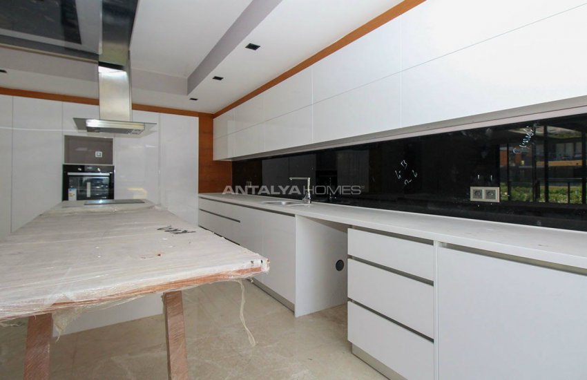 Antalya Zerdalilik'te Ultra Lüks Tasarım Merkezi Daire 18