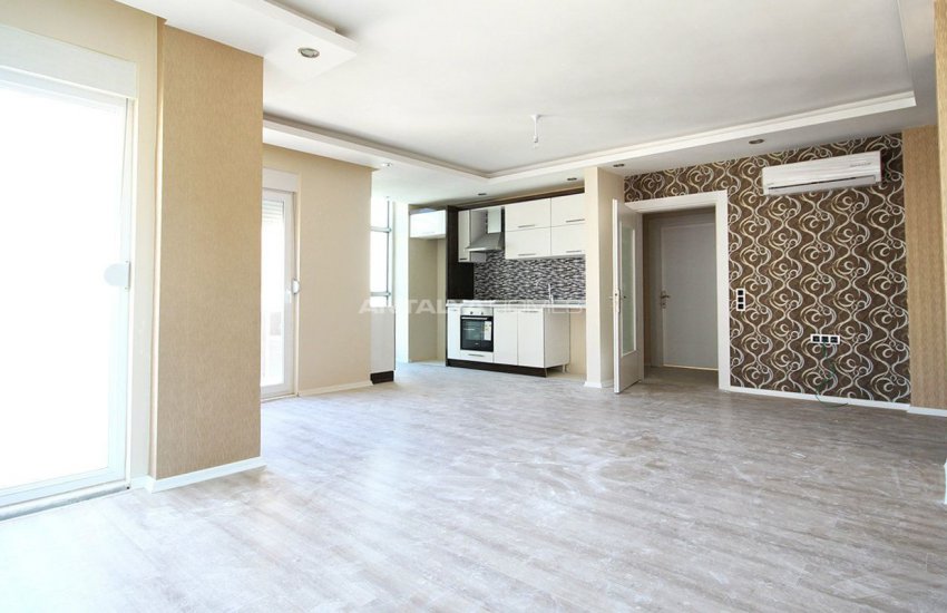 شقق بإطلالة خلابة غير منقطعة على الطبيعة والجبال في كونيالتي 9