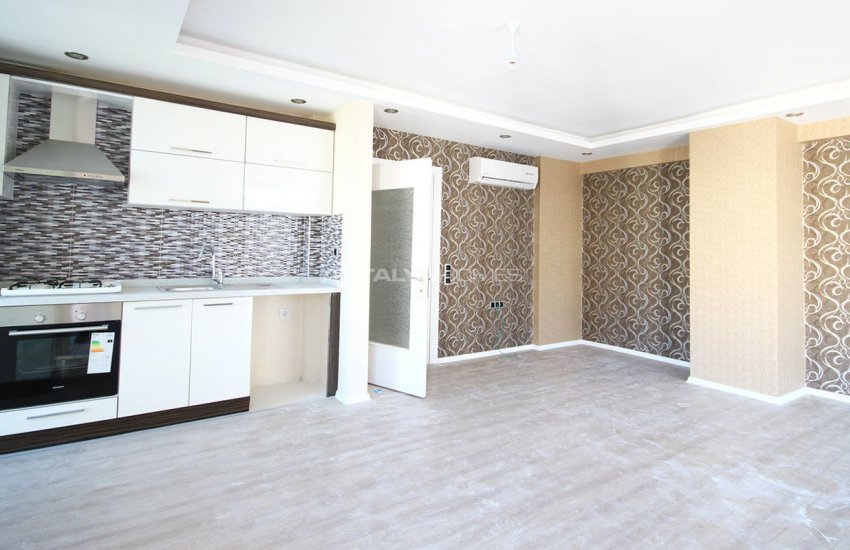 شقق بإطلالة خلابة غير منقطعة على الطبيعة والجبال في كونيالتي 11