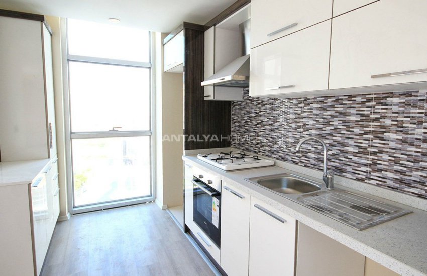 شقق بإطلالة خلابة غير منقطعة على الطبيعة والجبال في كونيالتي 12