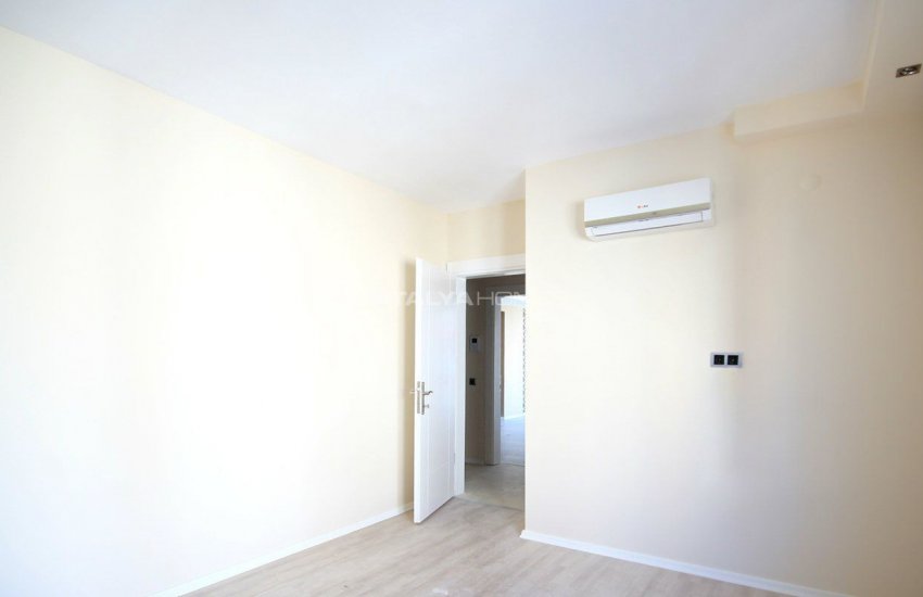 شقق بإطلالة خلابة غير منقطعة على الطبيعة والجبال في كونيالتي 15