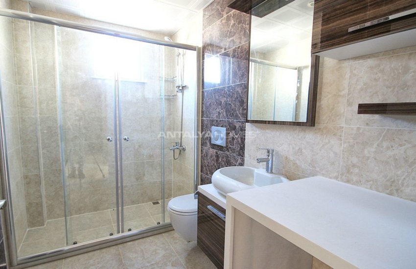 شقق بإطلالة خلابة غير منقطعة على الطبيعة والجبال في كونيالتي 16