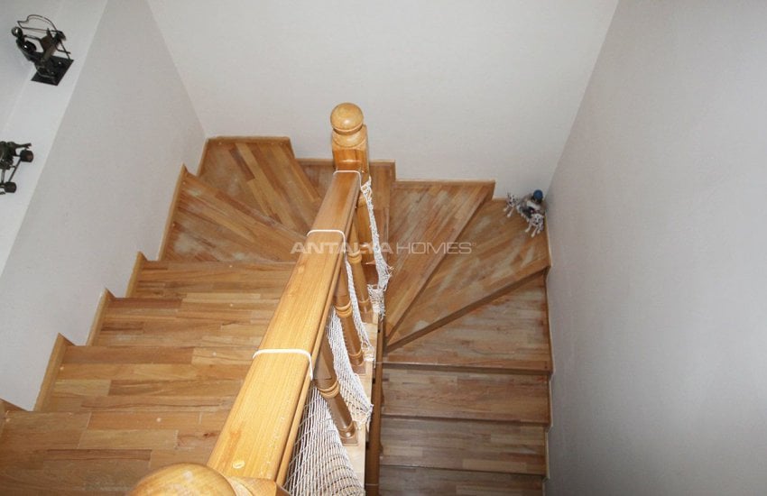 Well-kept House Surrounded by Nature in Antalya Dosemealti 35