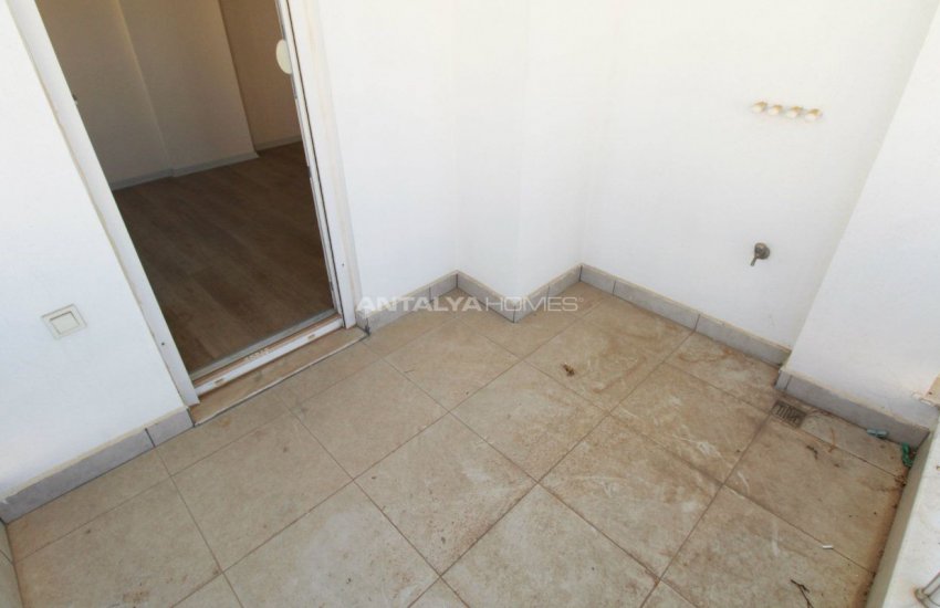 Квартира в Кепезе, Анталия на Среднем Этаже Жилого Комплекса 30