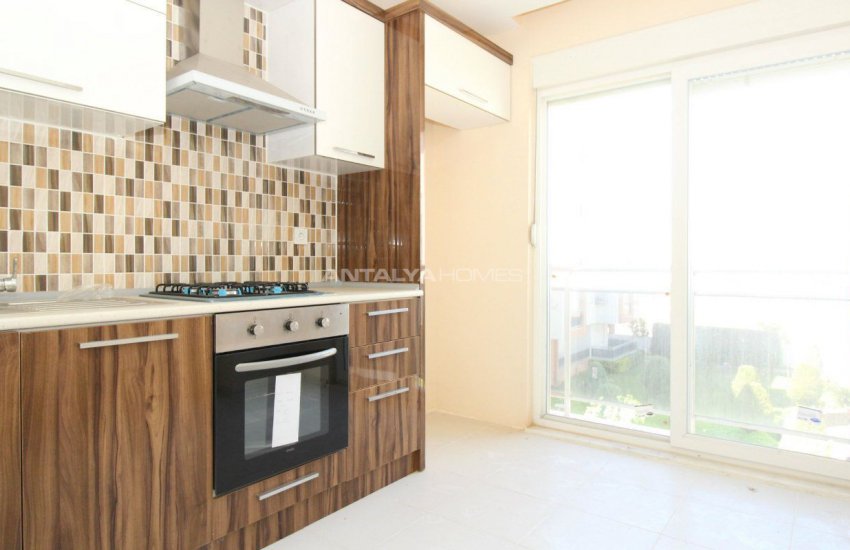 Квартира в Кепезе, Анталия на Среднем Этаже Жилого Комплекса 20