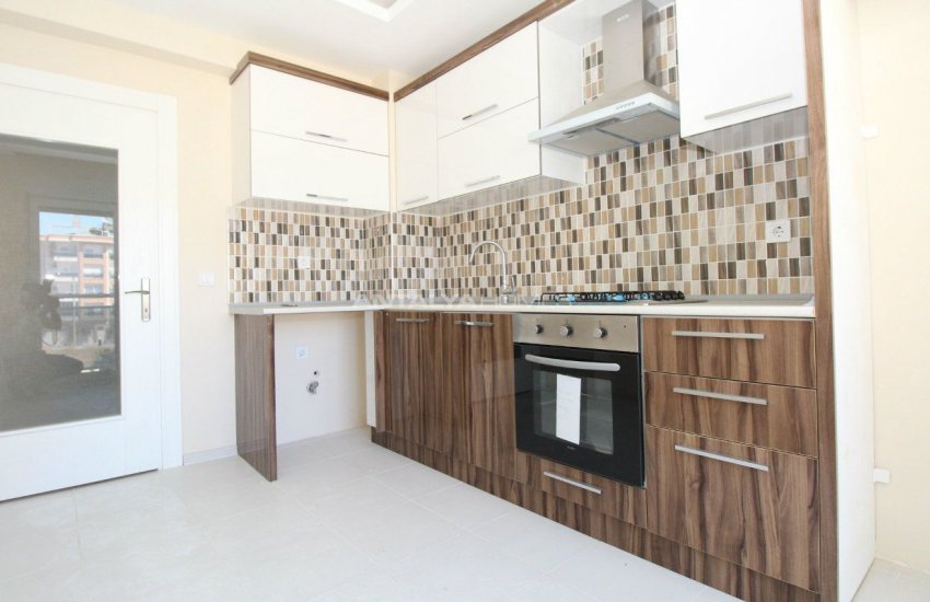 Квартира в Кепезе, Анталия на Среднем Этаже Жилого Комплекса 21