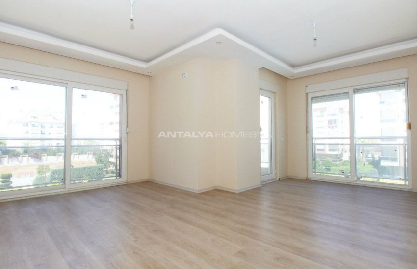 Квартира в Кепезе, Анталия на Среднем Этаже Жилого Комплекса 17