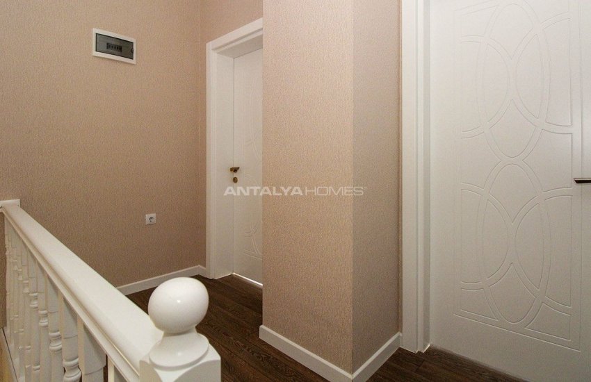 Renovated Duplex Flat with a Separate Kitchen in Konyaaltı 24