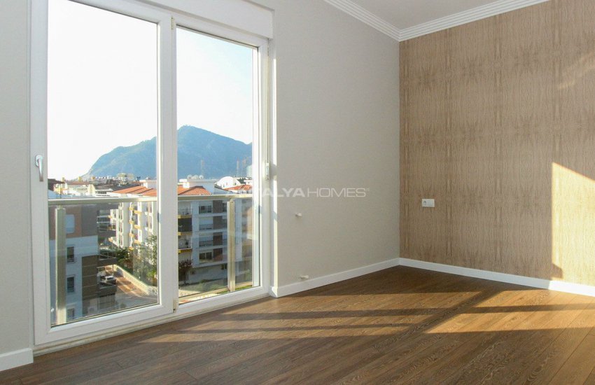 Renovated Duplex Flat with a Separate Kitchen in Konyaaltı 26
