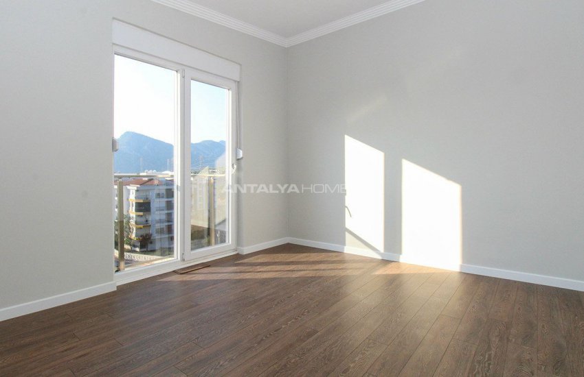 Renovated Duplex Flat with a Separate Kitchen in Konyaaltı 28