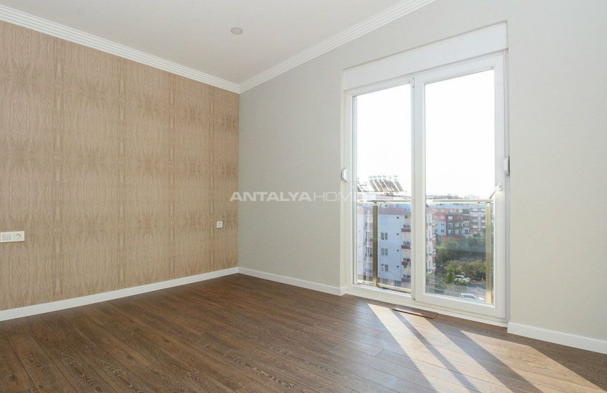 Renovated Duplex Flat with a Separate Kitchen in Konyaaltı 30