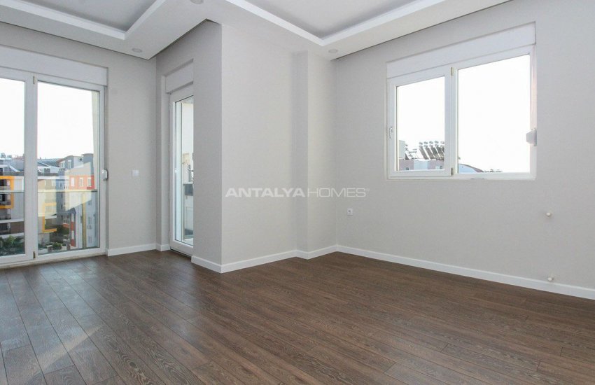 Renovated Duplex Flat with a Separate Kitchen in Konyaaltı 17
