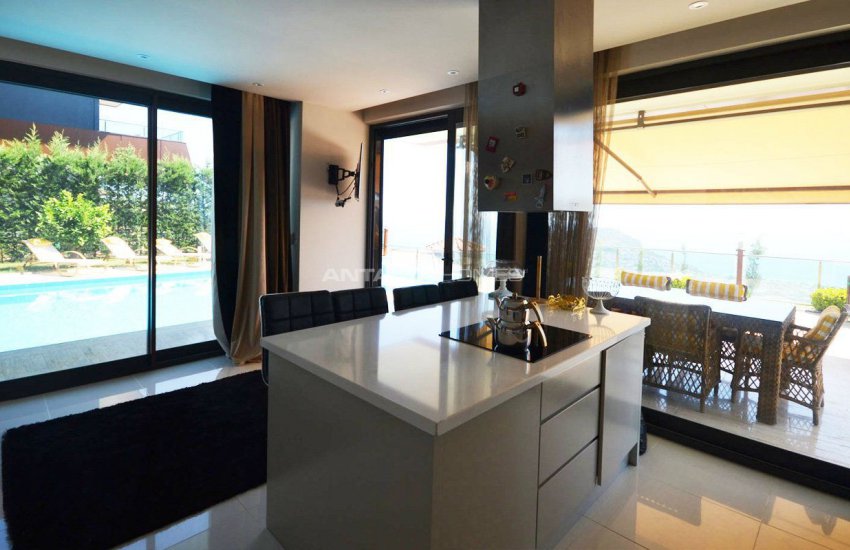 Alanya Bektaş’ta Panoramik Deniz Manzaralı Lüks Villalar 12