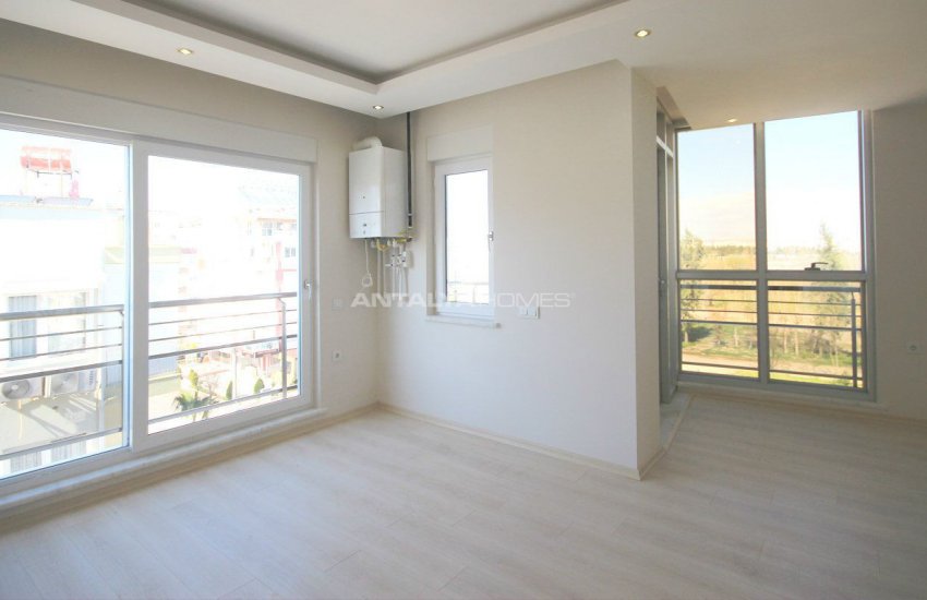 Real Estate Within Walking Distance to the Beach in Antalya 4