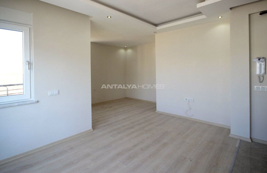 Real Estate Within Walking Distance to the Beach in Antalya 9
