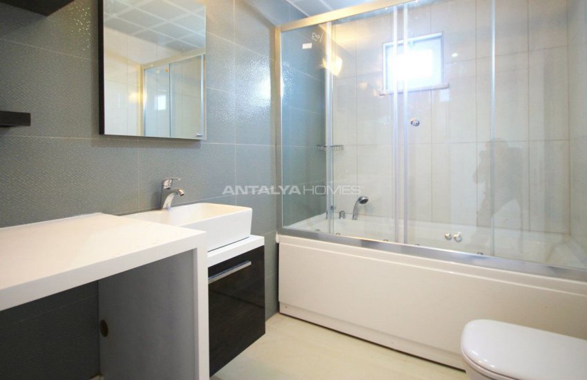 Real Estate Within Walking Distance to the Beach in Antalya 11