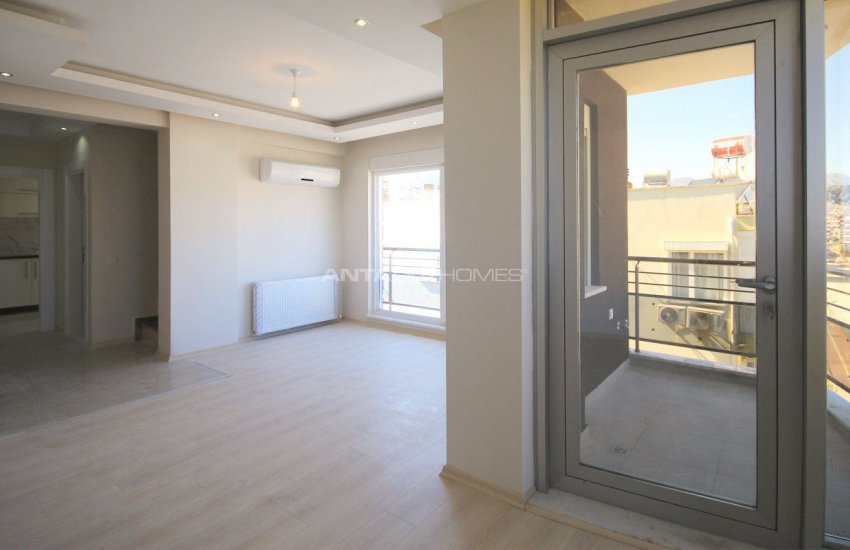 Real Estate Within Walking Distance to the Beach in Antalya 3