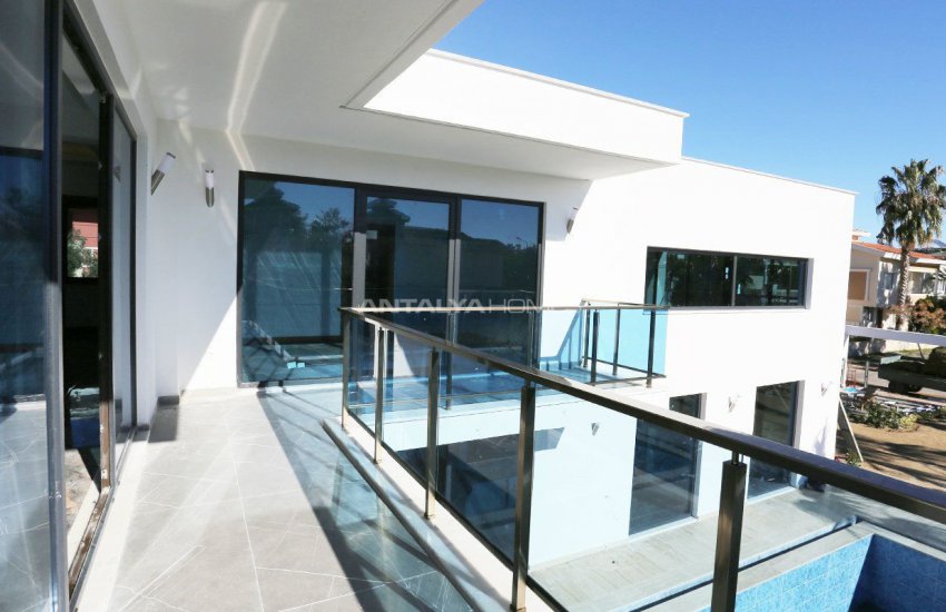 Villa Futuristique Avec Piscine À Belek Antalya 23