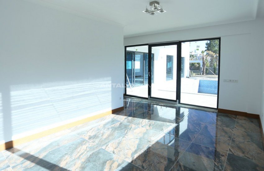 Villa Futuristique Avec Piscine À Belek Antalya 11