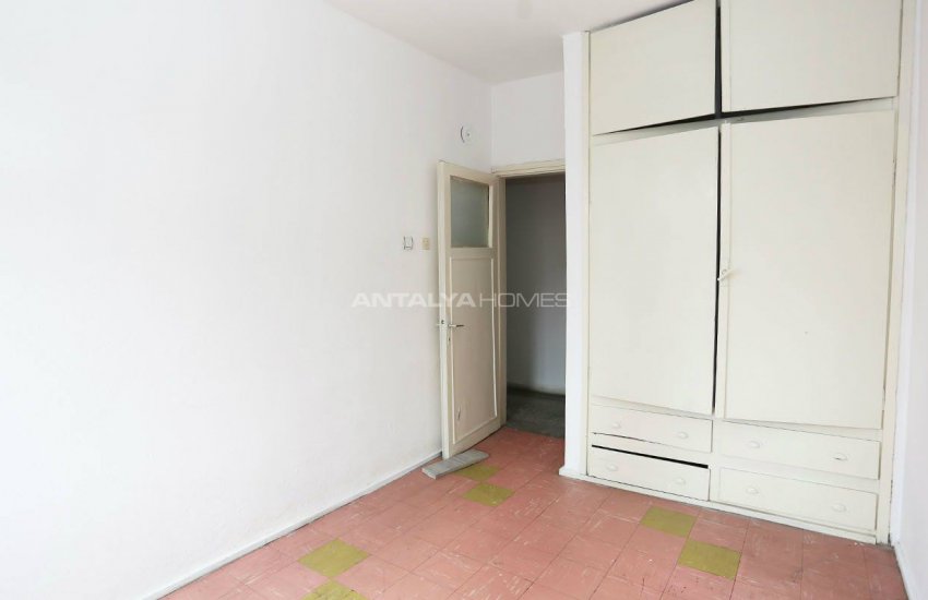 Centrally Located Resale 3+1 Apartment in Kaleici 15