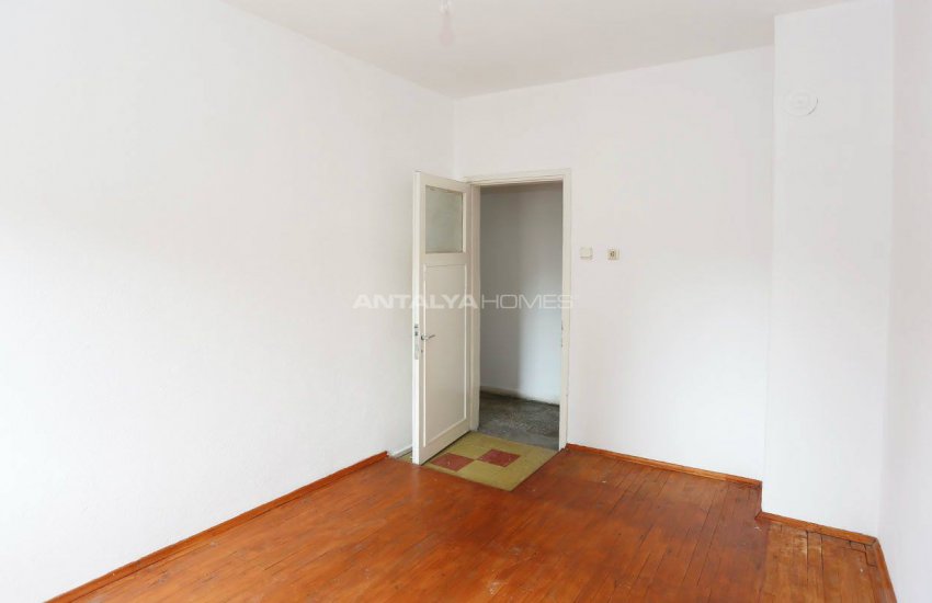 Centrally Located Resale 3+1 Apartment in Kaleici 17