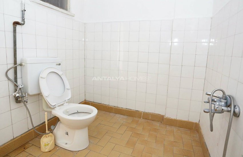 Centrally Located Resale 3+1 Apartment in Kaleici 18
