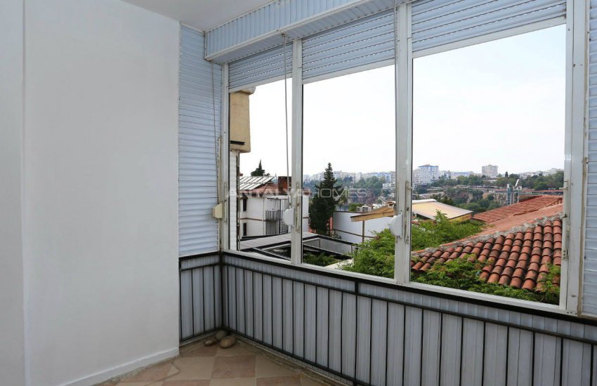 Centrally Located Resale 3+1 Apartment in Kaleici 21