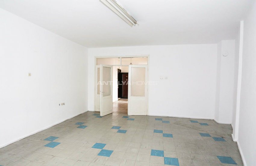 Centrally Located Resale 3+1 Apartment in Kaleici 7