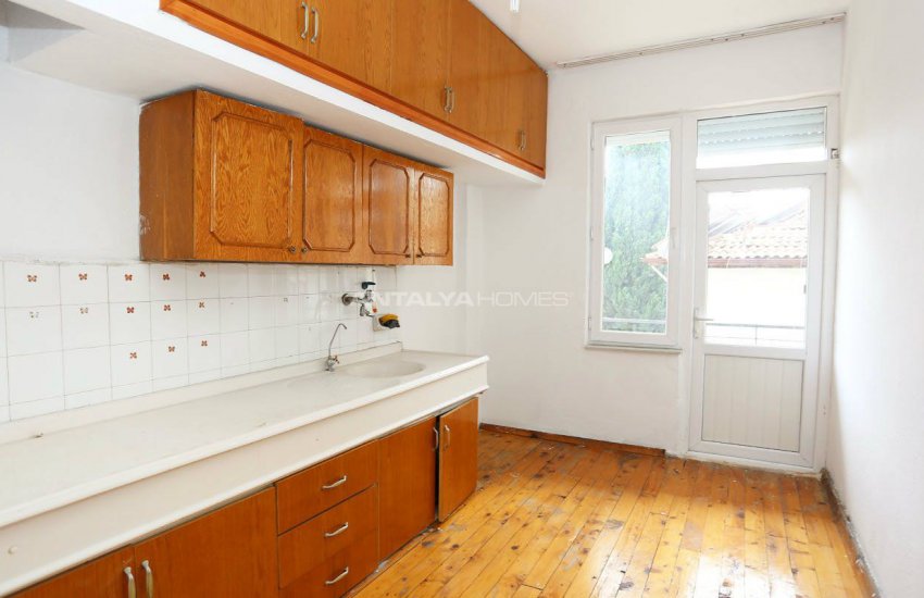 Centrally Located Resale 3+1 Apartment in Kaleici 8