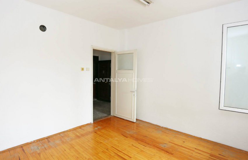 Centrally Located Resale 3+1 Apartment in Kaleici 13