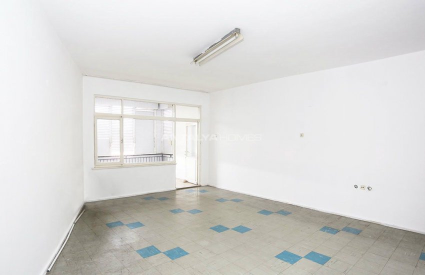 Centrally Located Resale 3+1 Apartment in Kaleici 5