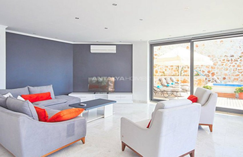 Kalkan'da Plaja 250 Metre Uzaklıkta Komple Eşyalı Villa 29