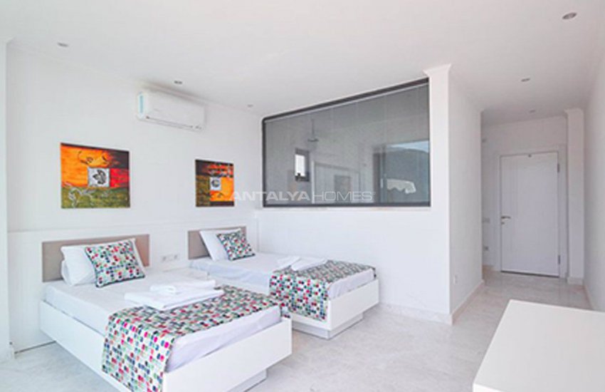 Kalkan'da Plaja 250 Metre Uzaklıkta Komple Eşyalı Villa 41