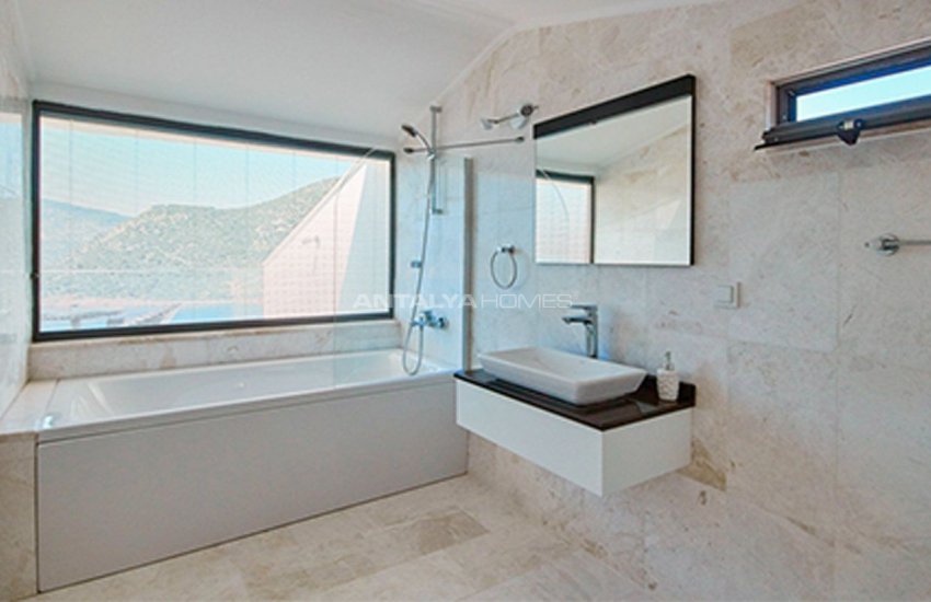 Kalkan'da Plaja 250 Metre Uzaklıkta Komple Eşyalı Villa 21