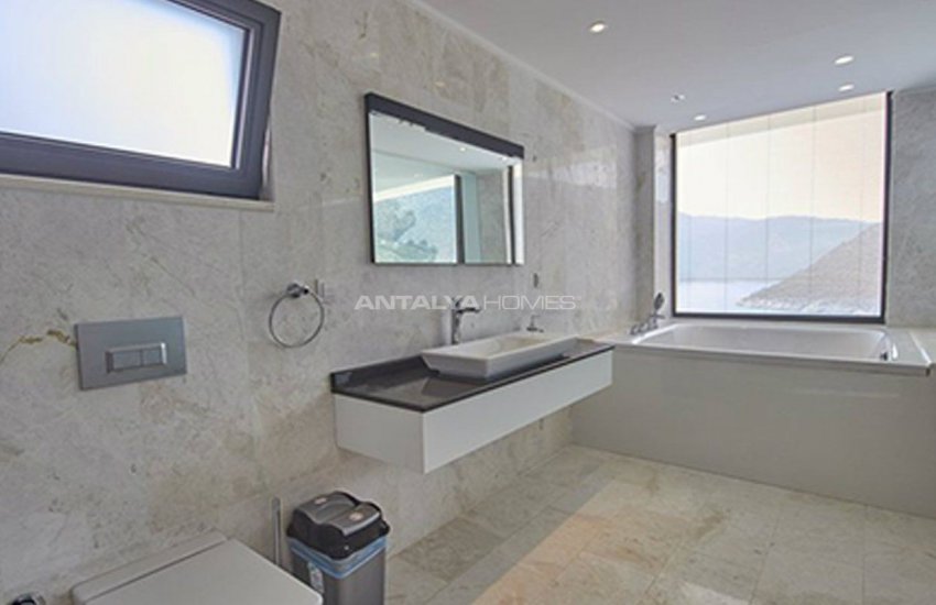 Kalkan'da Plaja 250 Metre Uzaklıkta Komple Eşyalı Villa 23