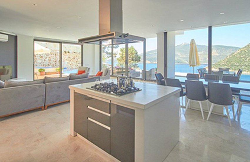 Kalkan'da Plaja 250 Metre Uzaklıkta Komple Eşyalı Villa 30