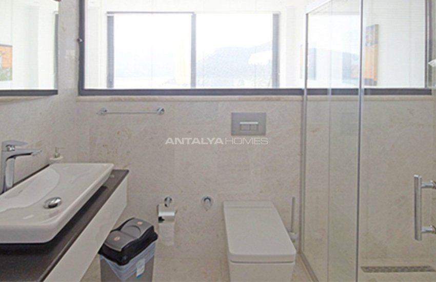 Kalkan'da Plaja 250 Metre Uzaklıkta Komple Eşyalı Villa 26