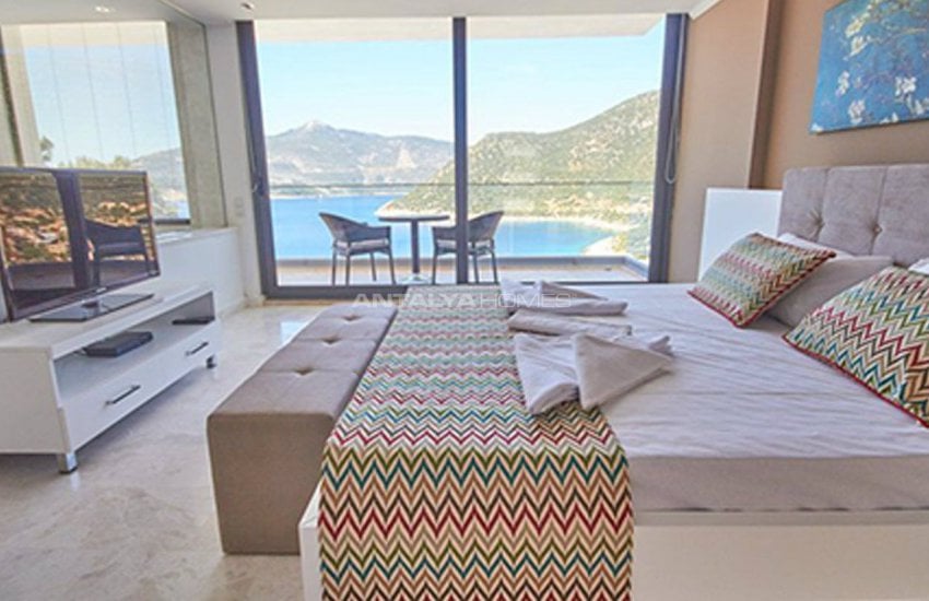 Kalkan'da Plaja 250 Metre Uzaklıkta Komple Eşyalı Villa 32