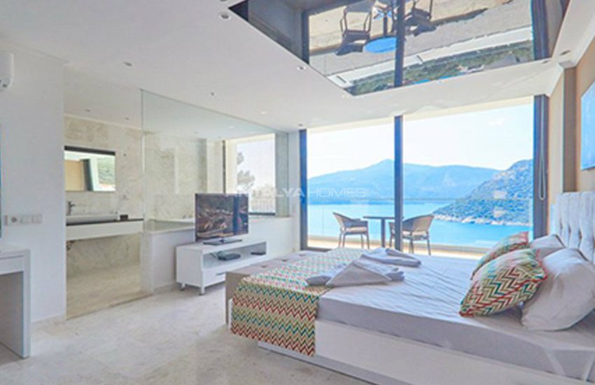 Kalkan'da Plaja 250 Metre Uzaklıkta Komple Eşyalı Villa 33