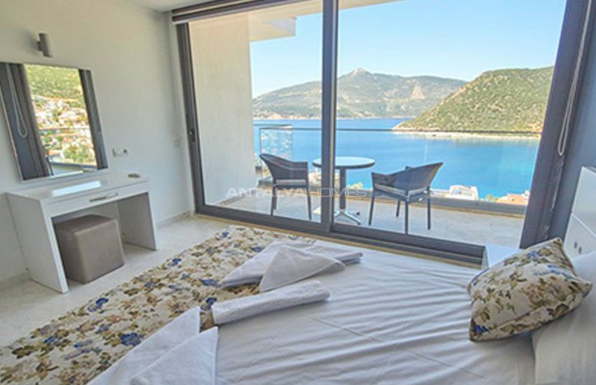 Kalkan'da Plaja 250 Metre Uzaklıkta Komple Eşyalı Villa 37