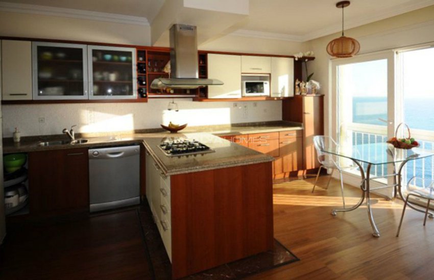 Spacious Houses with Spectacular Sea View in Turkey Antalya 9