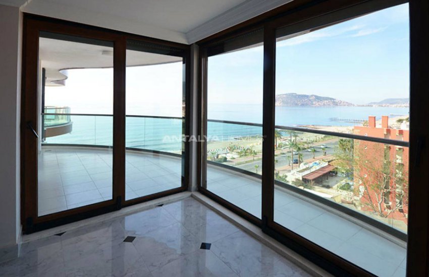 Seaside Apartments Close Social Amenities in Alanya Oba 19